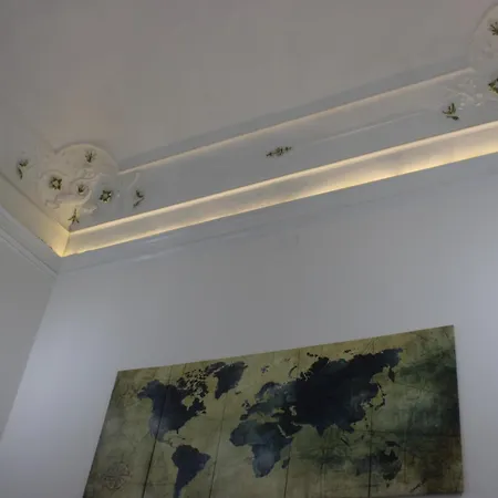 Agata Blu アパート *